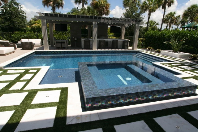 Pool builder Melbourne, Florida